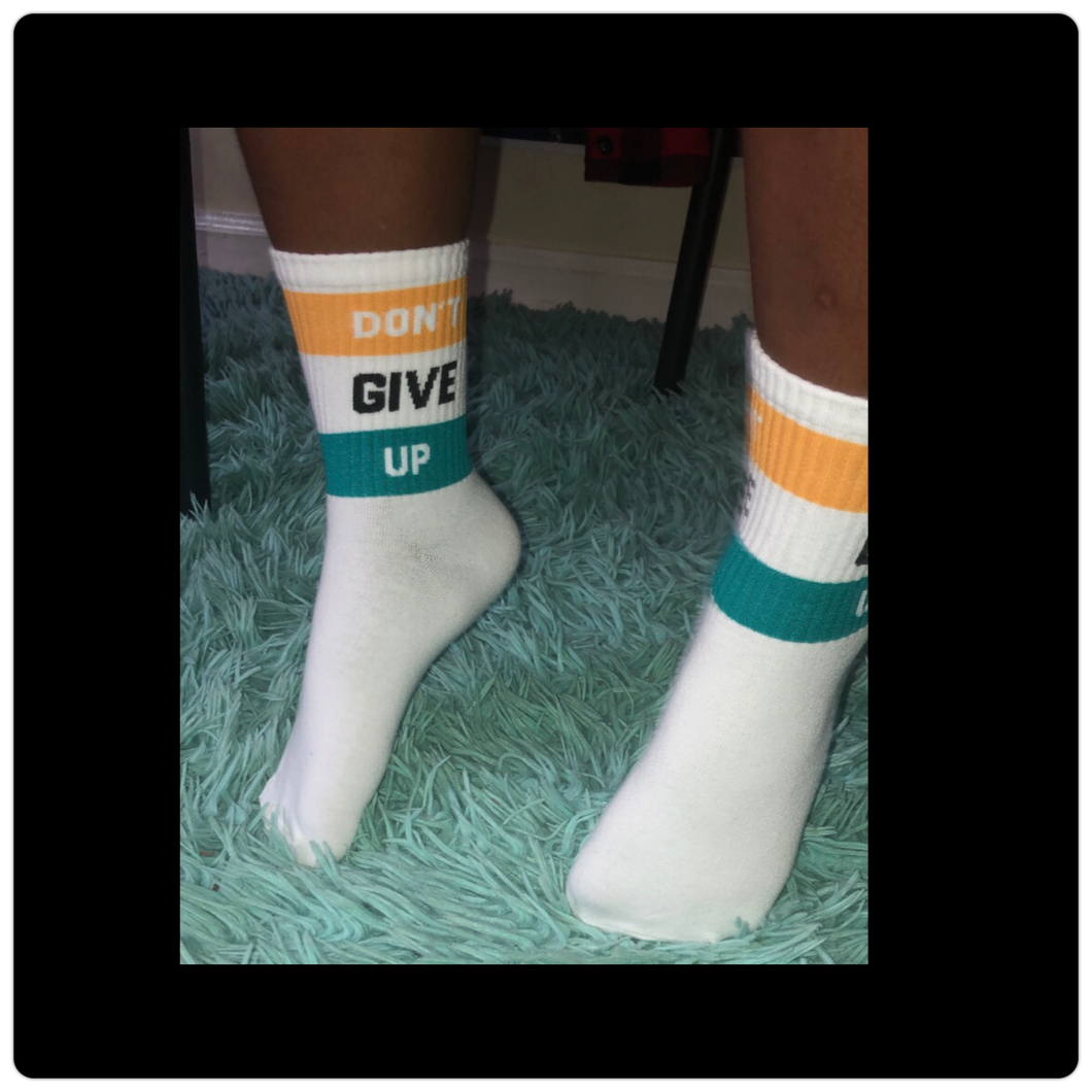 “Don’t Give Up” Unisex Socks