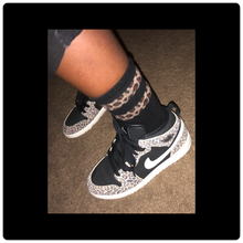 Load image into Gallery viewer, Ladies Love Leopard Socks